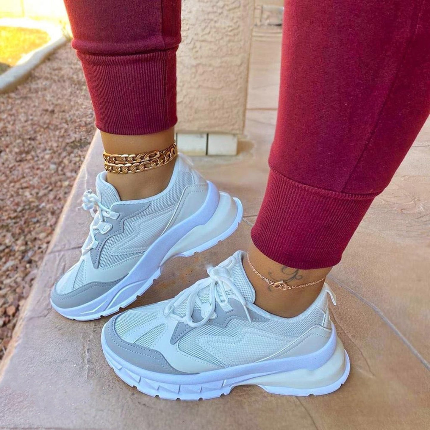 Flat-bottomed, thick-bottomed, mesh fly-knit lace-up single shoes