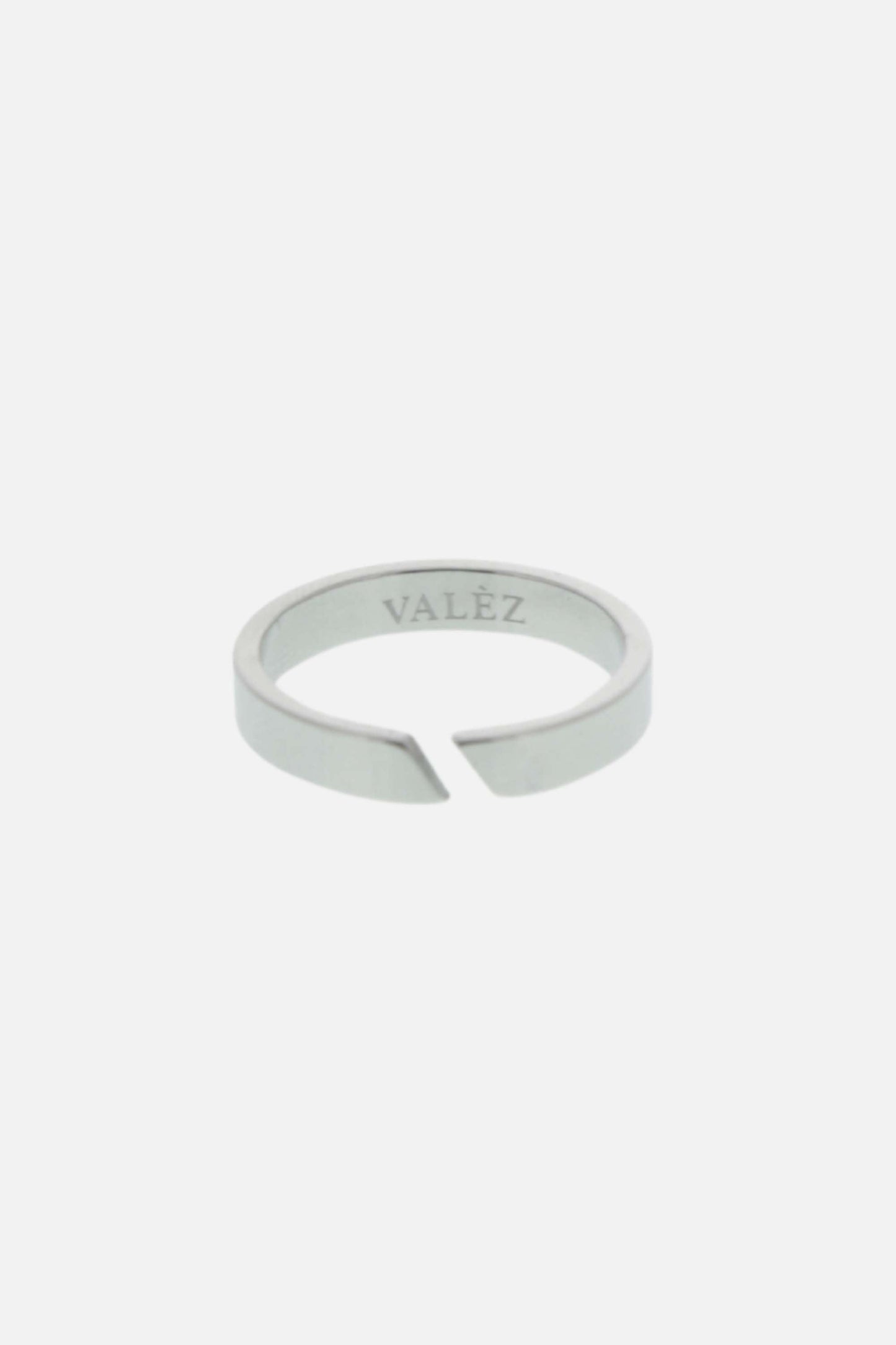 ESSENTIAL RING