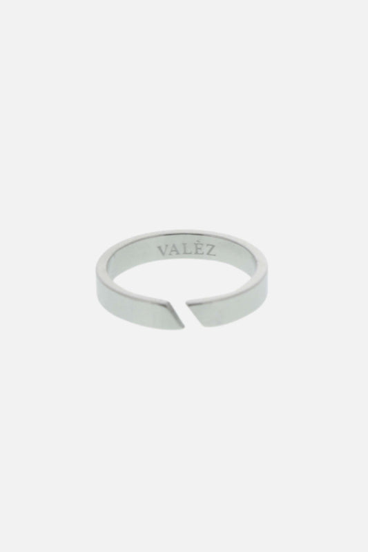 ESSENTIAL RING